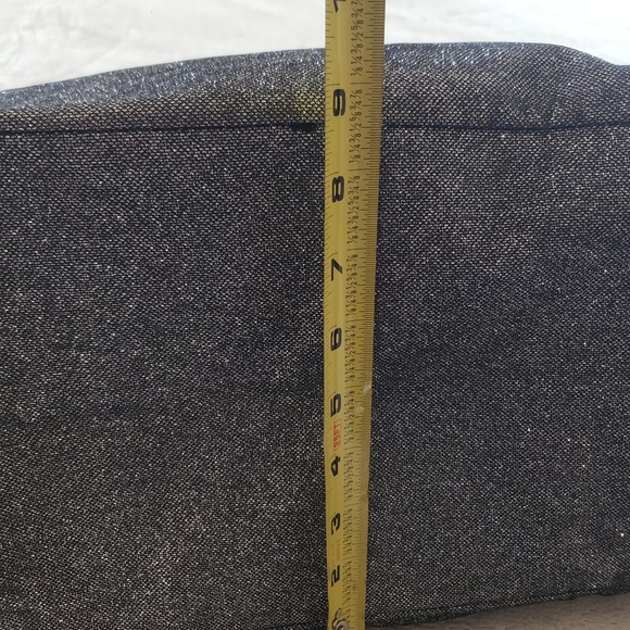 Victoria's Secret duffle bag - Picture 8 of 10